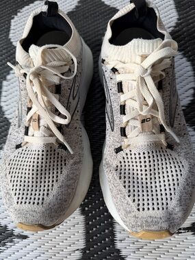 Brooks Knit Running Shoes in Cream, Gray and Black